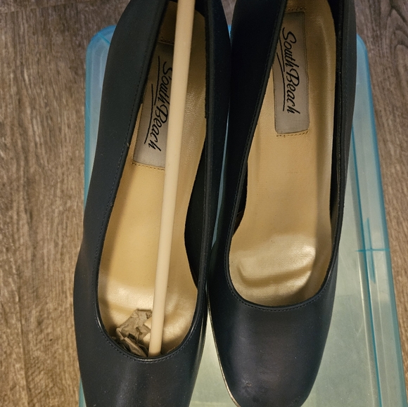 Women shoes size 8 - Picture 1 of 9